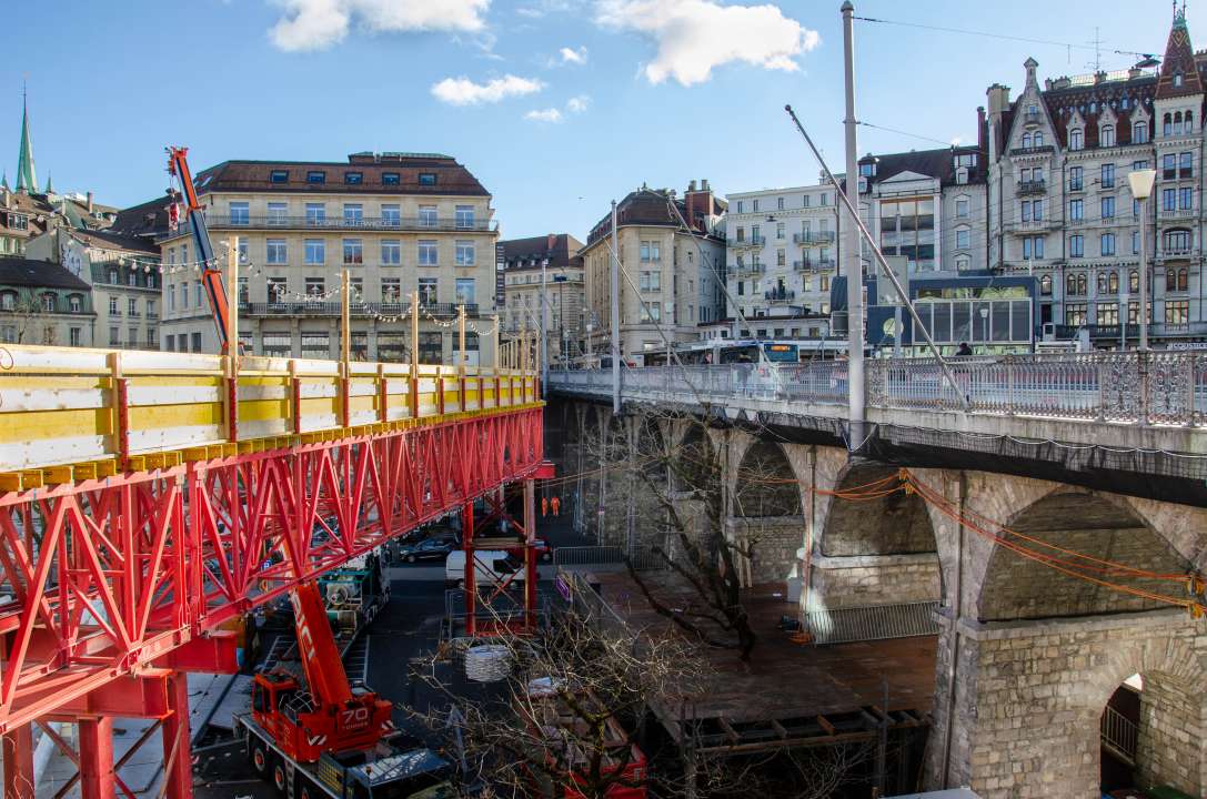 Démontage de la passerelle du Grand-Pont