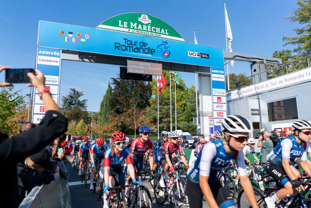 Tour de Romandie Féminin 2024 – Une arrivée exceptionnelle au pied de la cathédrale